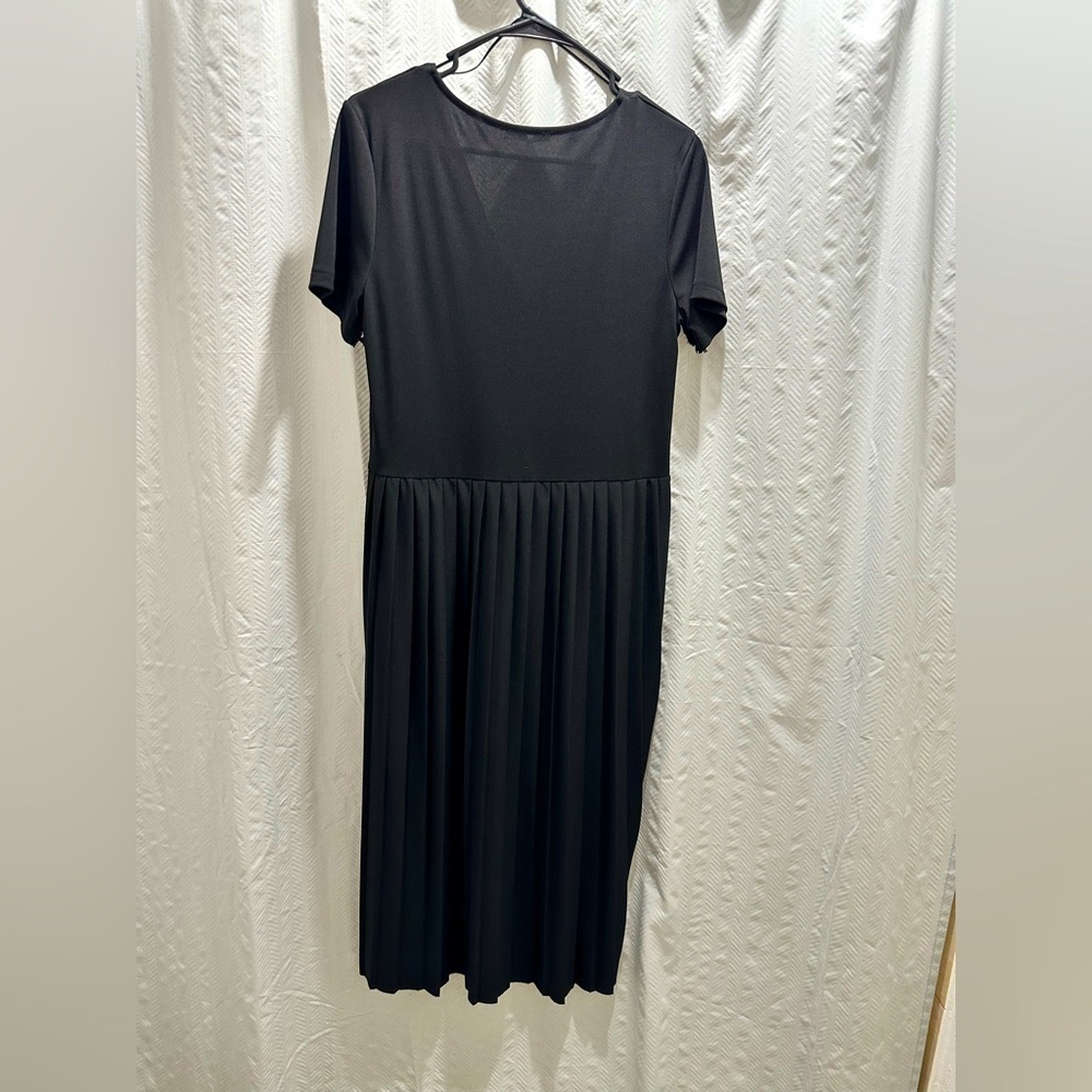 ZARA Elegant Black Pleated Dress - Picture 2 of 3